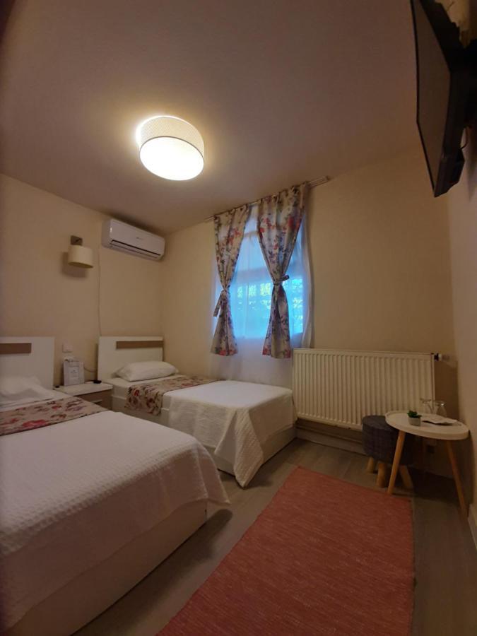 Casa Flamingo Hotel Craiova Exterior photo